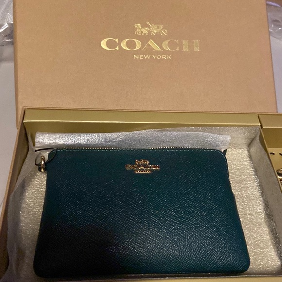 Coach Handbags - Coach Zip Wallet